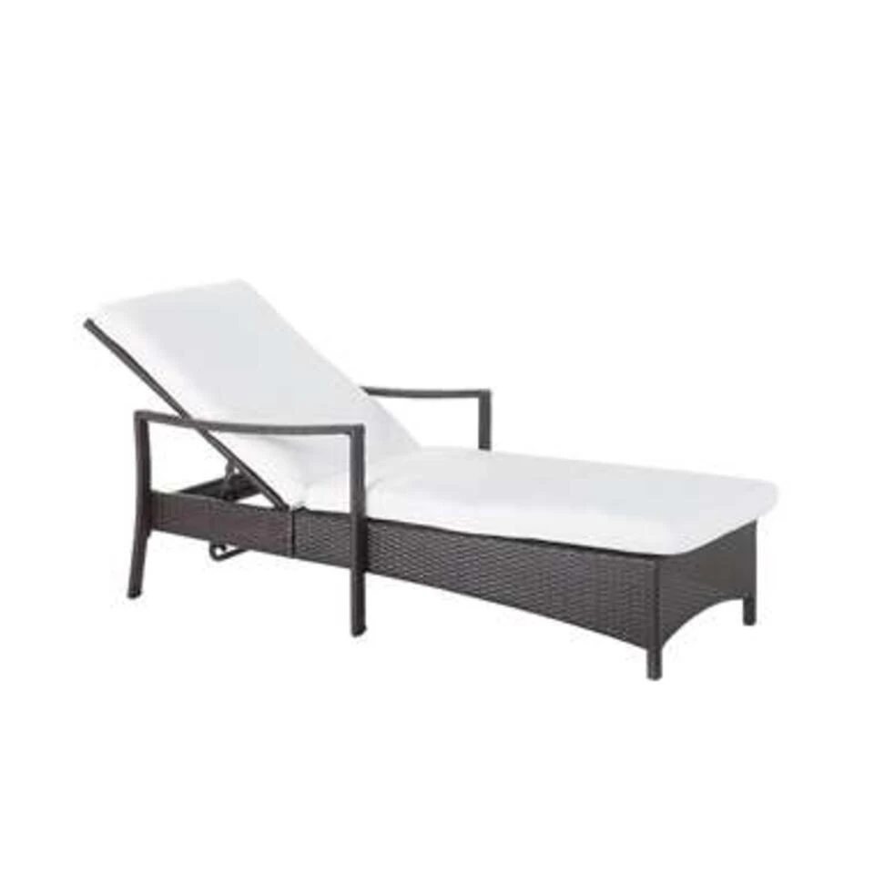 Beliani Tuinligstoel VASTO - Bruin Pe Rotan 1 Beliani Tuinligstoel VASTO - Bruin Pe Rotan